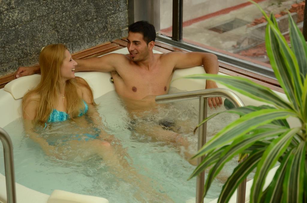 Niken & 4* Necochea